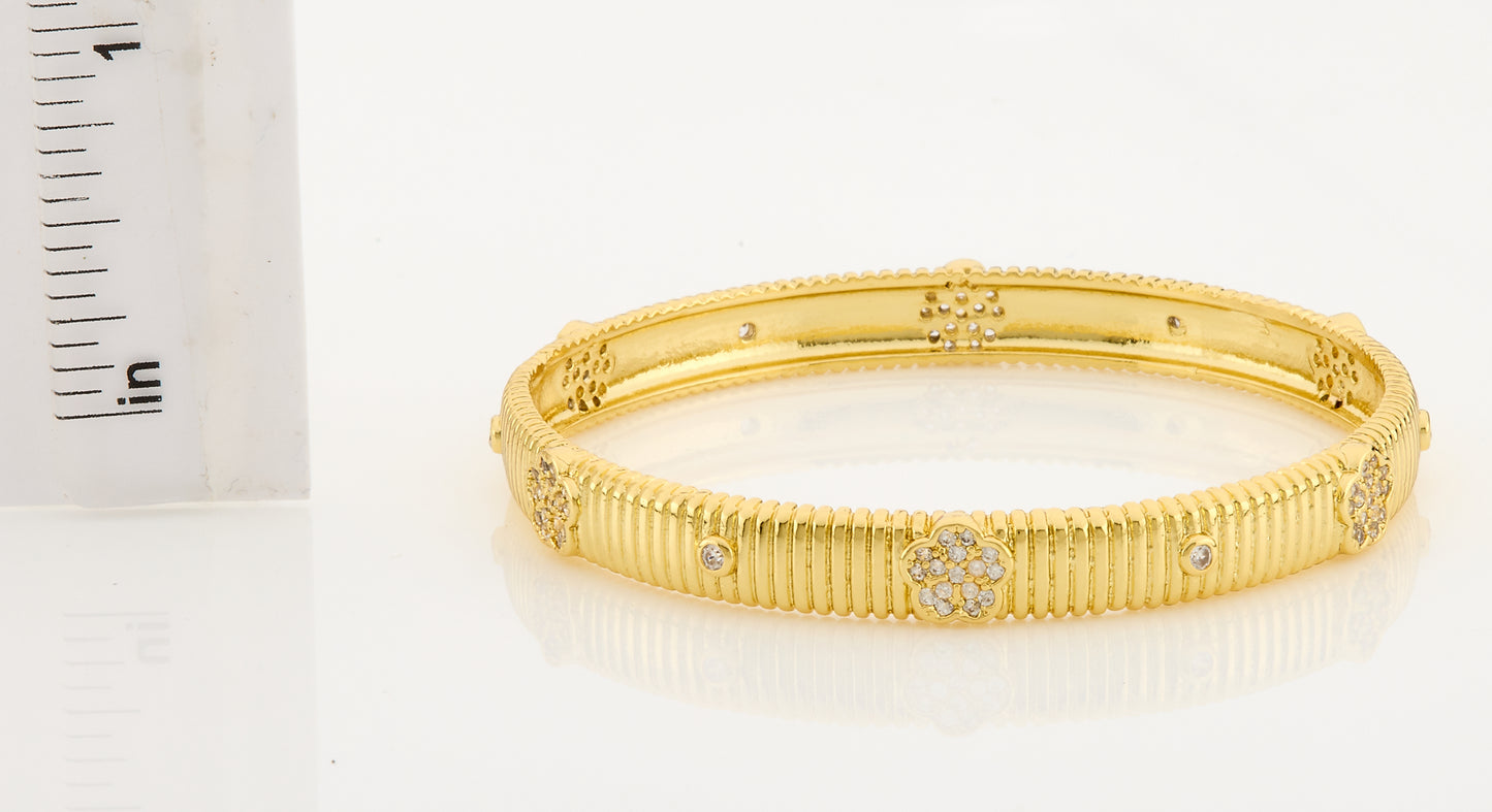 Ribbed Bangle With Cz Flowers