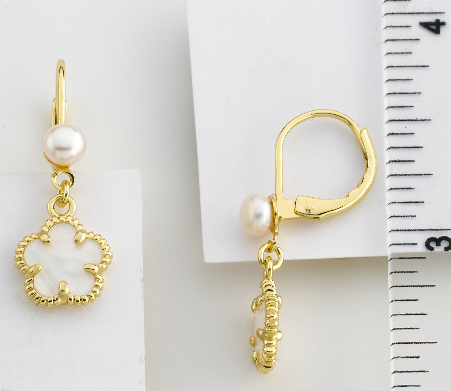 Mother of Pearl Flower Earring